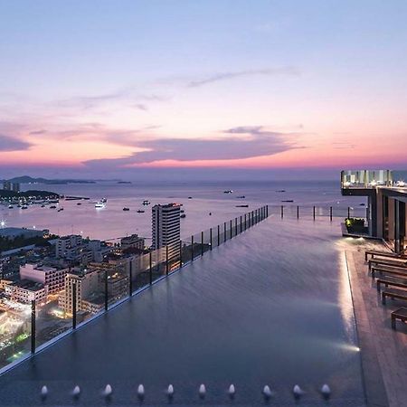 Appartamento The Base Deluxe Pattaya Esterno foto