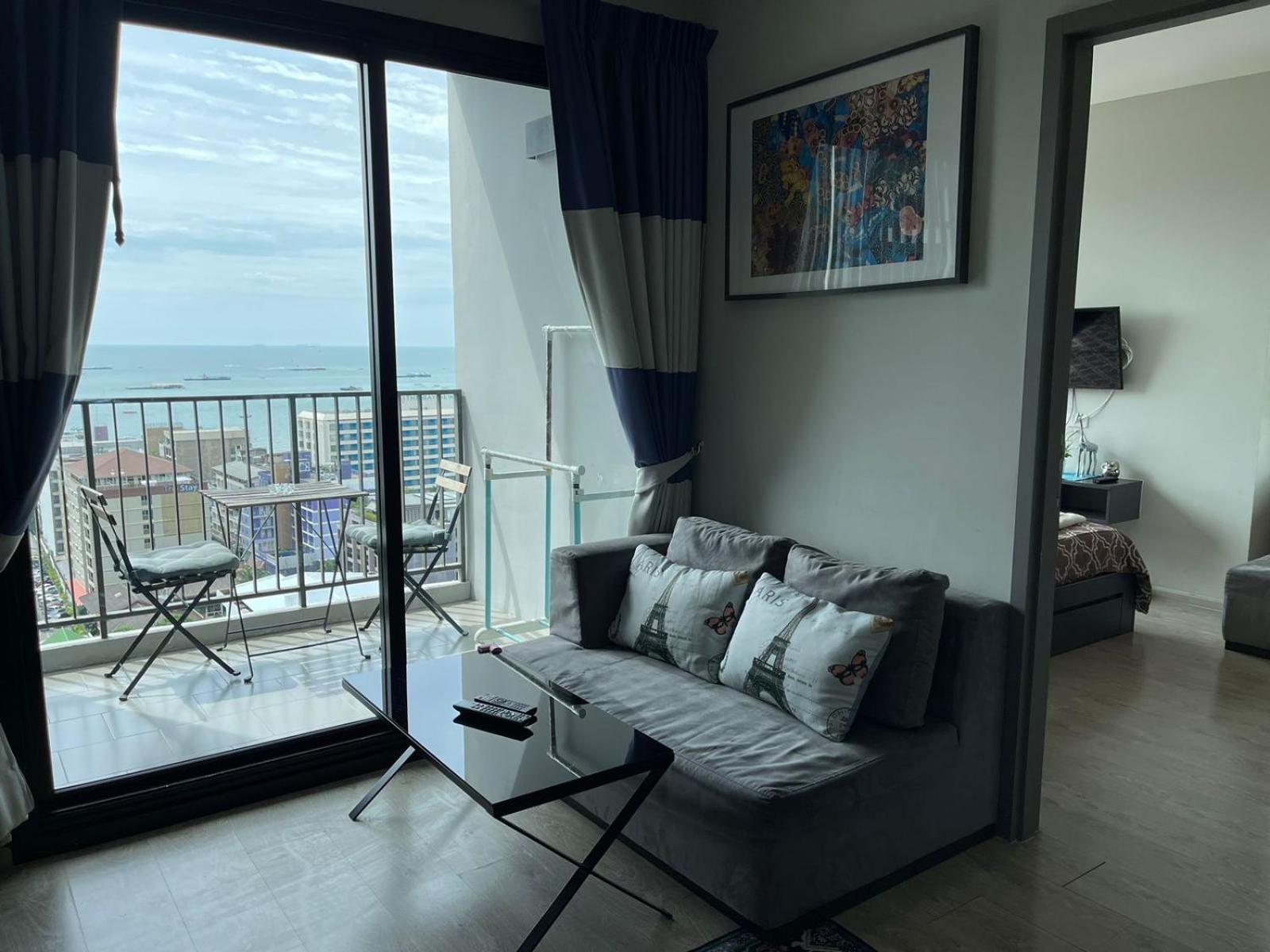 Appartamento The Base Deluxe Pattaya Esterno foto