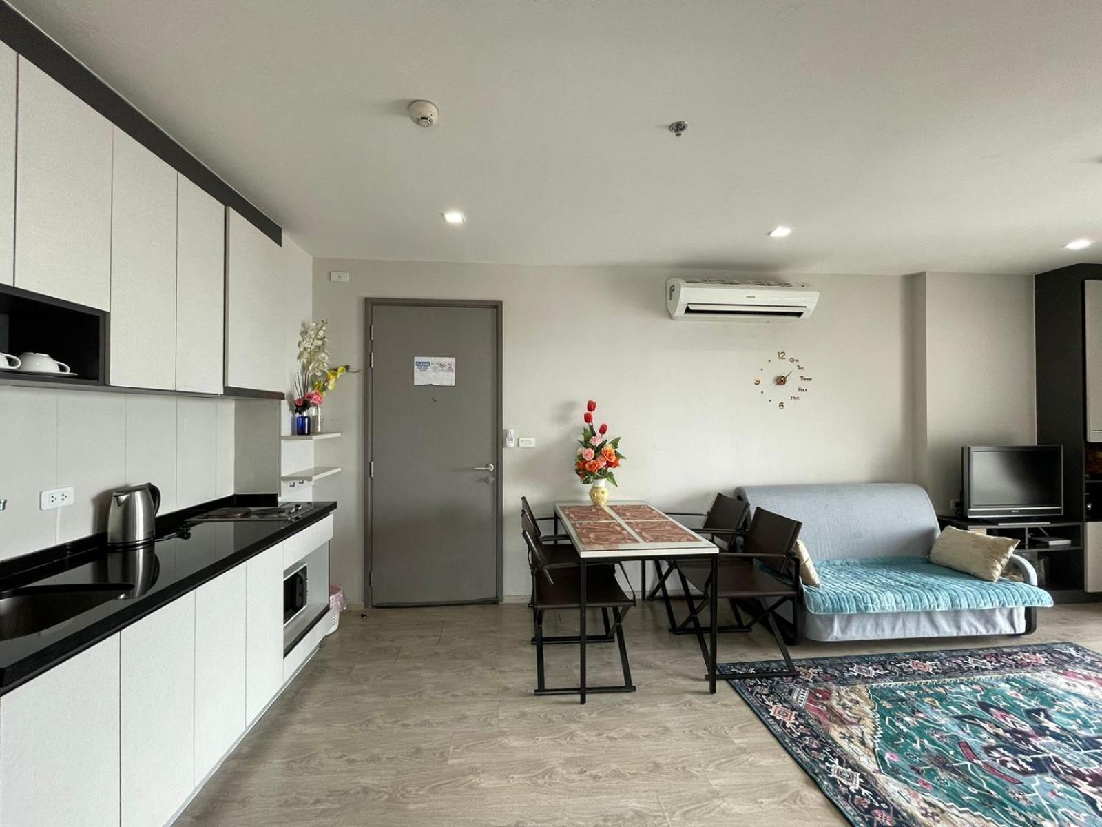 Appartamento The Base Deluxe Pattaya Esterno foto