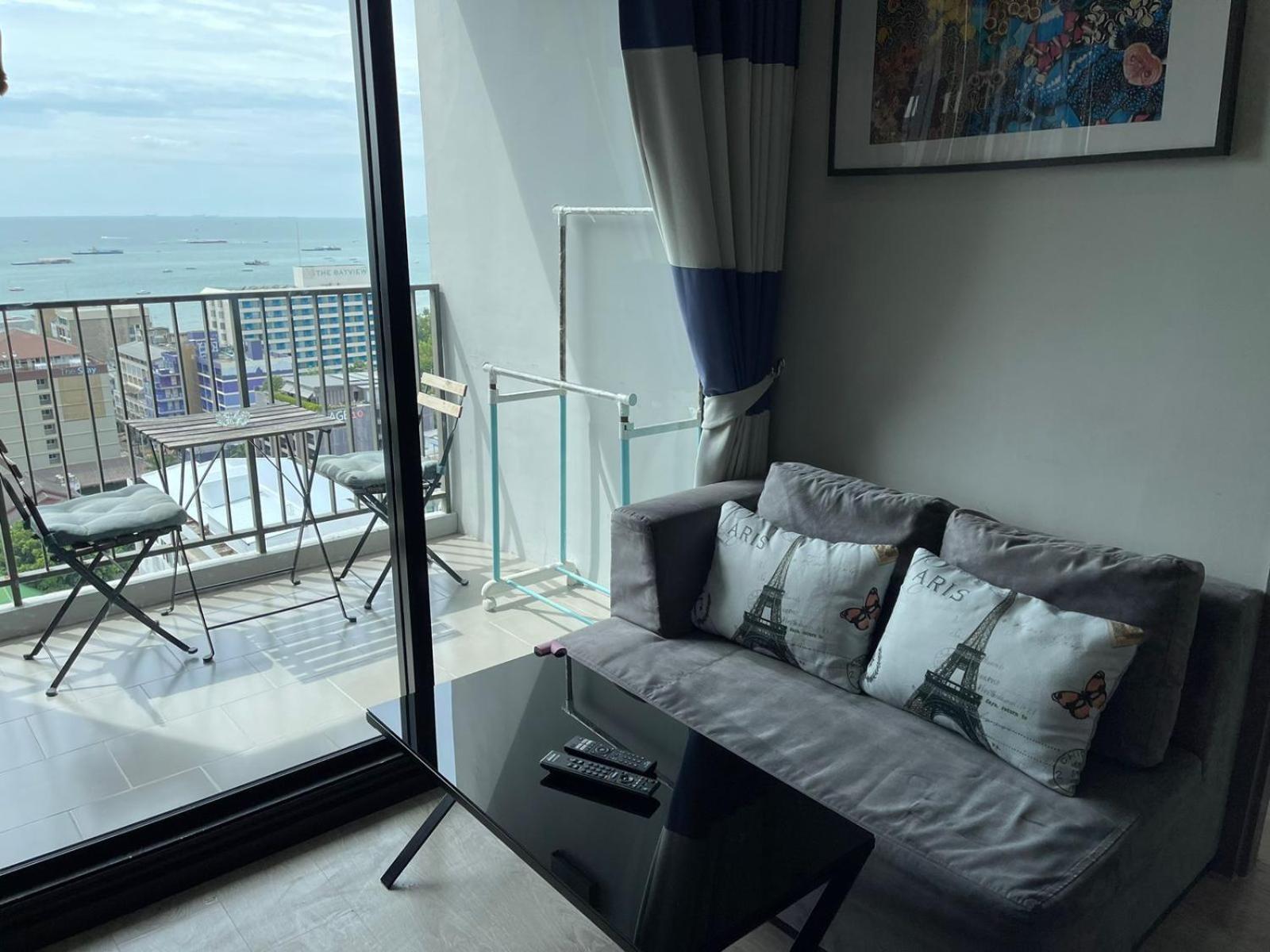Appartamento The Base Deluxe Pattaya Esterno foto