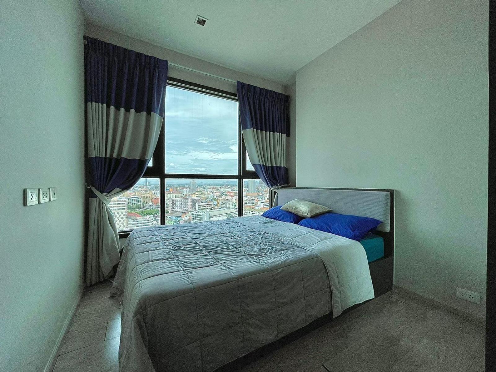 Appartamento The Base Deluxe Pattaya Esterno foto
