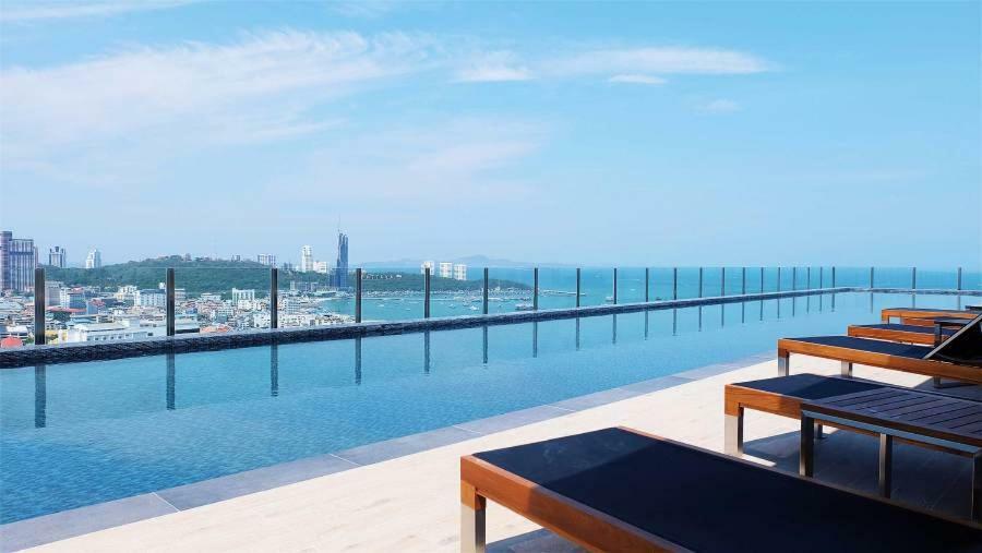 Appartamento The Base Deluxe Pattaya Esterno foto