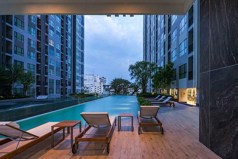 Appartamento The Base Deluxe Pattaya Esterno foto