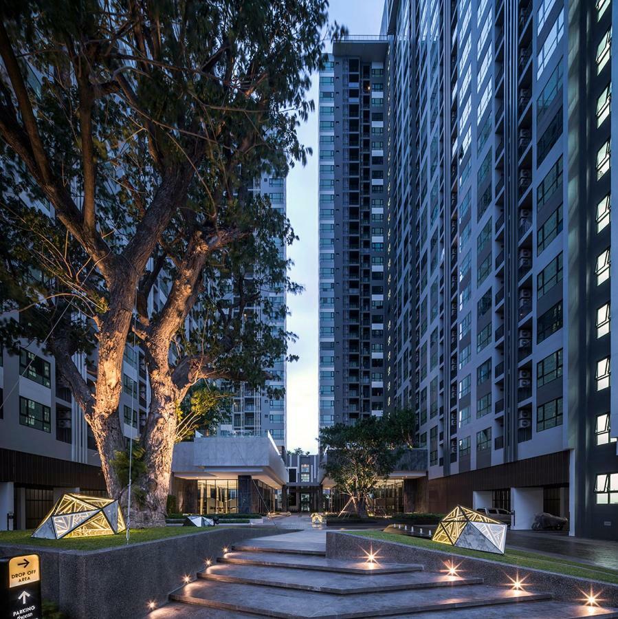 Appartamento The Base Deluxe Pattaya Esterno foto