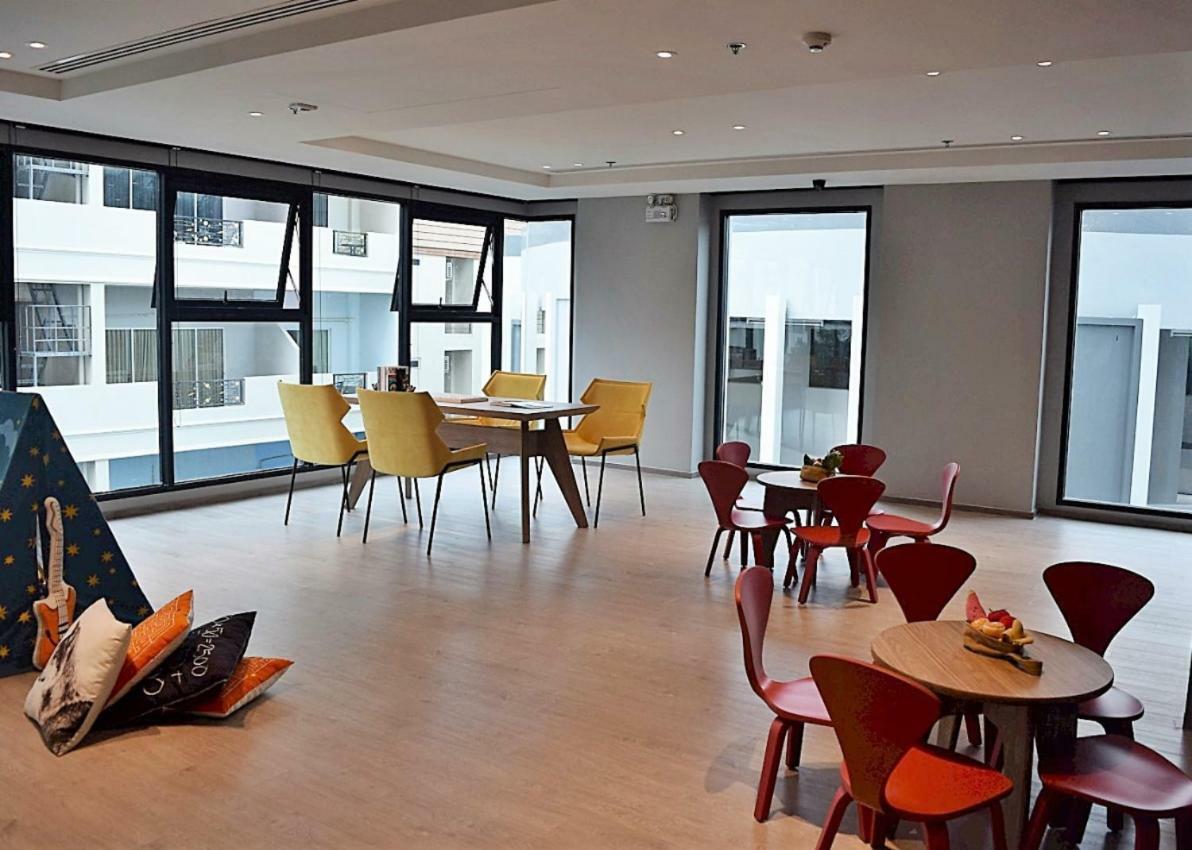 Appartamento The Base Deluxe Pattaya Esterno foto